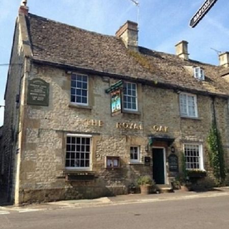 The Royal Oak Burford Acomodação com café da manhã Exterior foto